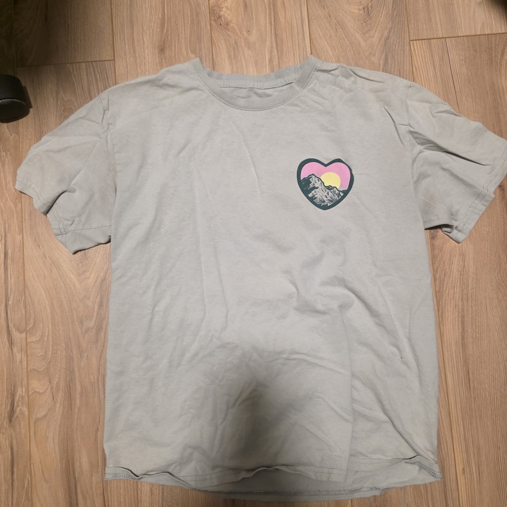 Miken Gray T-Shirt with Heart Mountain Graphic